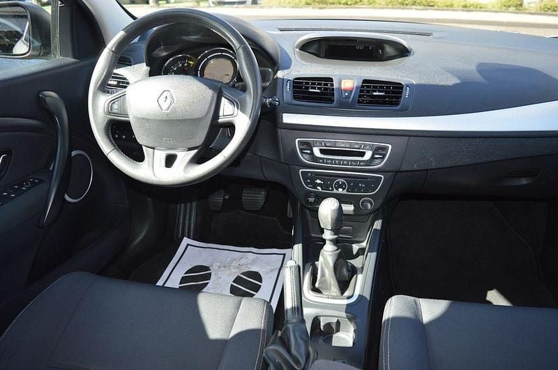 Gebraucht Renault Mégane III Dynamique 131 PS (96 kW) 2011 Grau Limousine