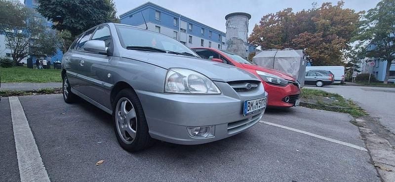 Silber Gebraucht 2004 Kia Rio Limousine | 1.450 € (Guter Preis) - Bild 1/4