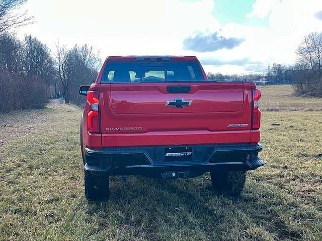 Gebraucht Chevrolet Silverado 426 PS (313 kW) 2024 Slate gray SUV