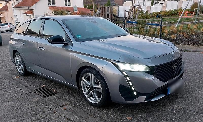 Grau Gebraucht 2022 Peugeot 308 Active Kombi | 12.450 € (Fairer Preis) - Bild 1/4