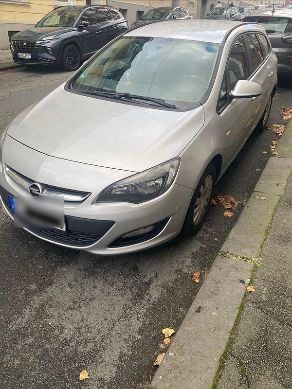 Silber Gebraucht 2015 Opel Astra S Kombi | 4.200 € - Bild 1/4