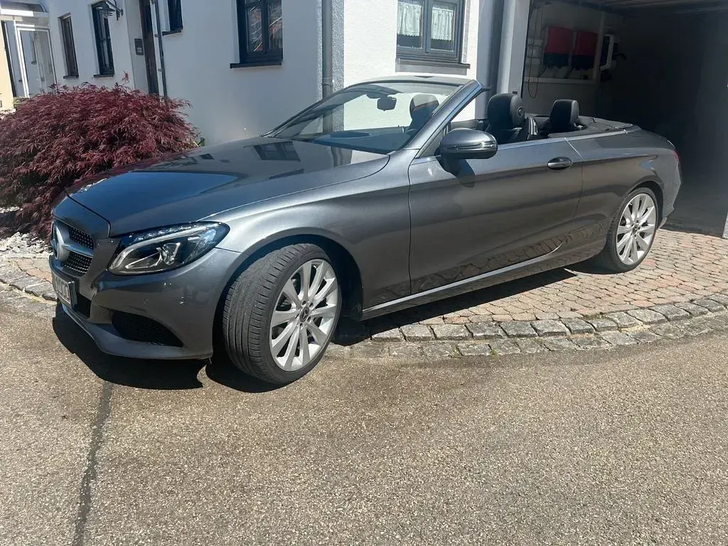 Gebraucht Mercedes C180 156 PS (114 kW) 2018 Grau Cabrio