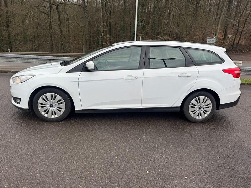 Gebraucht Ford Focus 125 PS (91 kW) 2016 Weiß Kombi