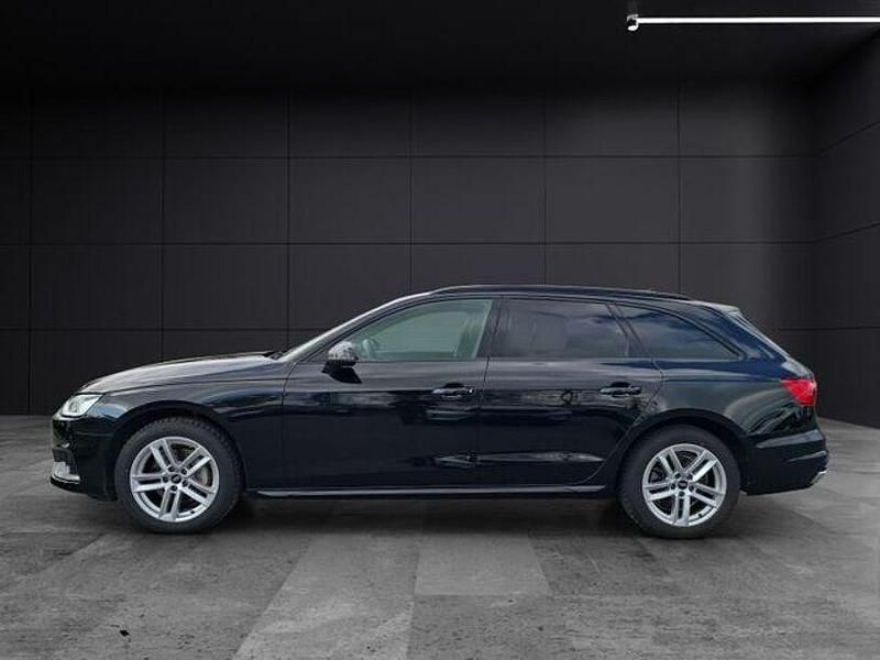 Gebraucht Audi A4 Advanced 204 PS (150 kW) 2022 Mythosschwarz metallic Kombi
