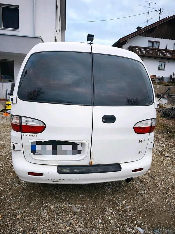 Gebraucht Hyundai H-1 140 PS (102 kW) 2006 Weiß Van / Kleinbus