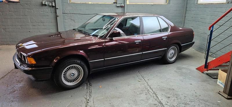 Second-hand BMW 730L 197 CP (144 kW) 1992 Roșu Berlinǎ