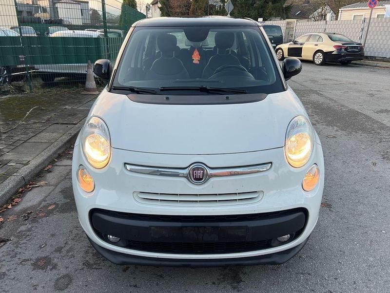 Schwarz Gebraucht 2013 Fiat 500L Lounge Van / Kleinbus | 5.499 € (Guter Preis) - Bild 1/4