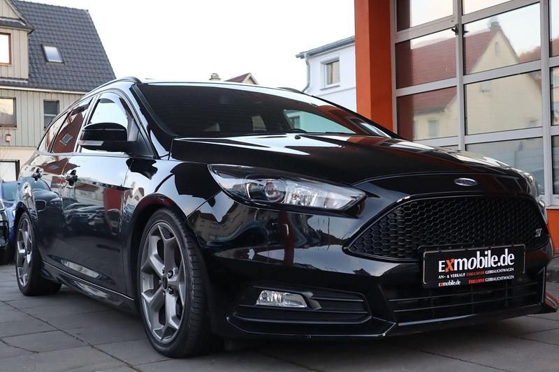 Używany Ford Focus ST 250 KM (183 kW) 2017 Czarny Kombi