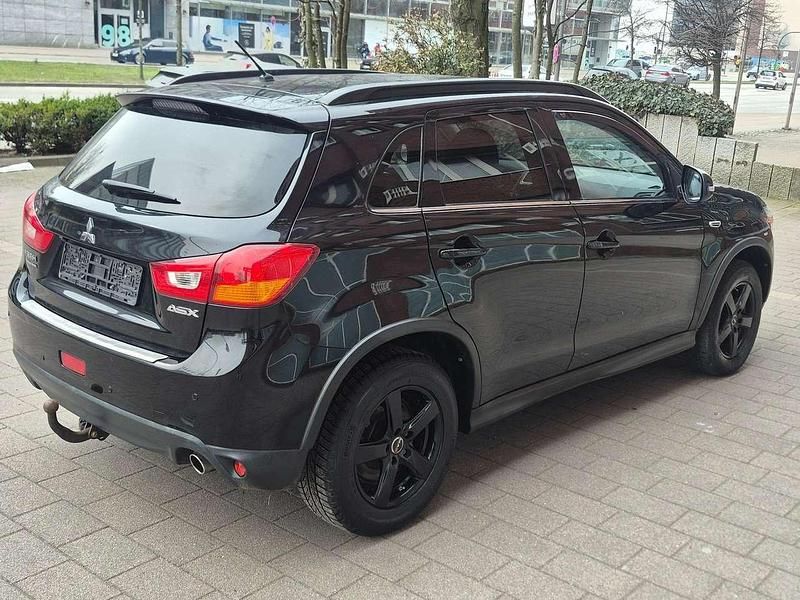 Gebraucht Mitsubishi ASX Basis 117 PS (86 kW) 2016 Schwarz SUV