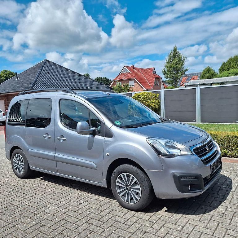 Gebraucht Peugeot TePee Active 99 PS (72 kW) 2015 Grau Van / Kleinbus