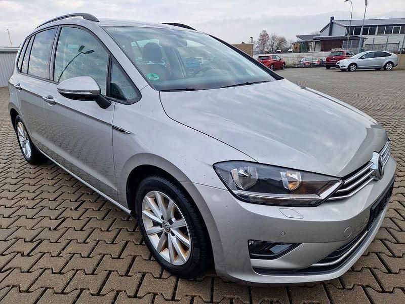 Silber Gebraucht 2015 VW Golf Sportsvan LOUNGE Van / Kleinbus | 10.490 € (Fairer Preis) - Bild 1/4
