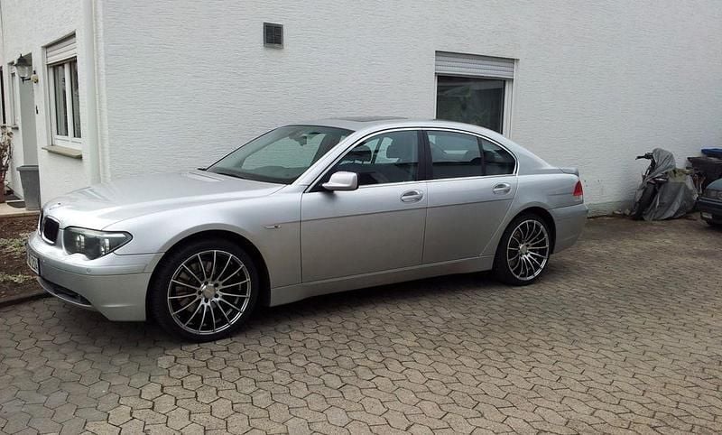 Silber Gebraucht 2002 BMW 745 Limousine | 3.650 € (Guter Preis) - Bild 1/4
