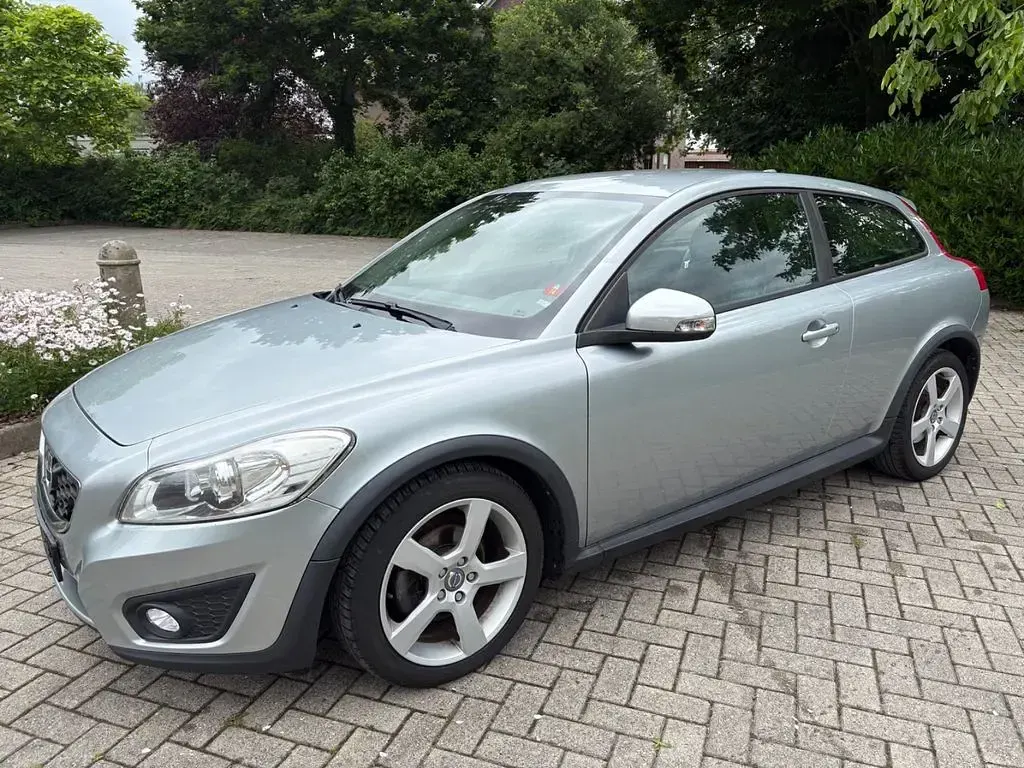 Gebraucht Volvo C30 R-Design 114 PS (83 kW) 2012 Silber Kleinwagen