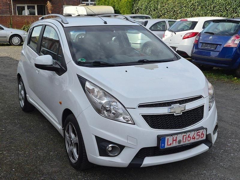 Second-hand Chevrolet Spark 82 CP (60 kW) 2010 Alb Hatchback