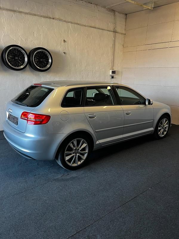 Gebraucht Audi A3 Ambition 105 PS (77 kW) 2012 Silber Kleinwagen
