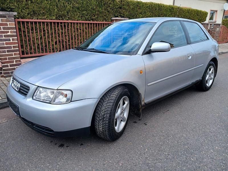 Gebraucht Audi A3 Ambiente 101 PS (74 kW) 1998 Silber Kleinwagen