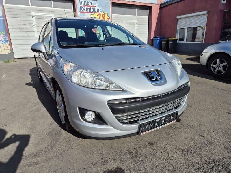 Silber Gebraucht 2012 Peugeot 207 Limousine | 4.699 € (Fairer Preis) - Bild 1/4
