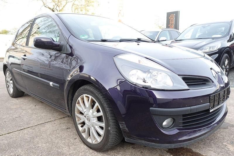 Violet Gebraucht 2007 Renault Clio II Limousine | 2.490 € (Etwas zu teuer) - Bild 1/4