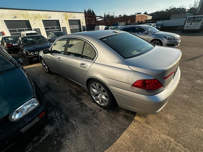 Gebraucht BMW 745 272 PS (200 kW) 2002 Grau Limousine
