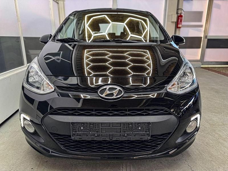 Gebraucht Hyundai i10 Style 87 PS (63 kW) 2016 Schwarz Kleinwagen