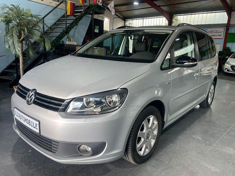 Gebraucht VW Touran Match 140 PS (102 kW) 2013 Silber Van / Kleinbus