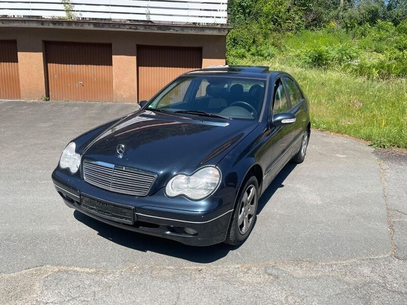 Blau Gebraucht 2003 Mercedes C180 Limousine | 999 € (Superpreis) - Bild 1/4