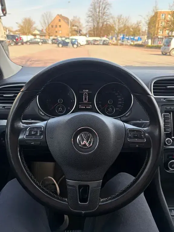 Gebraucht VW Golf VII Match 140 PS (102 kW) 2013 Blau Limousine