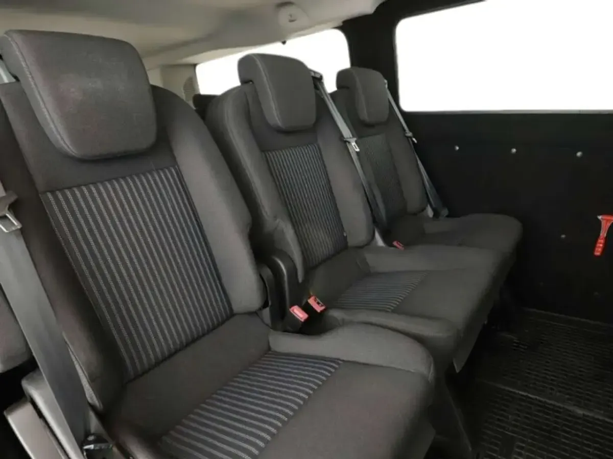 Gebraucht Ford Transit Trend 150 PS (110 kW) 2022 Frozen white Kombi