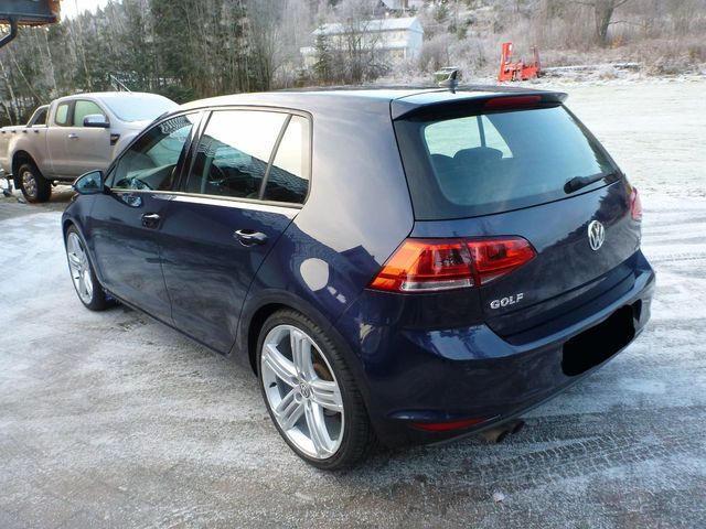 Gebraucht VW Golf VII Highline 122 PS (89 kW) 2013 Blau metallic Limousine
