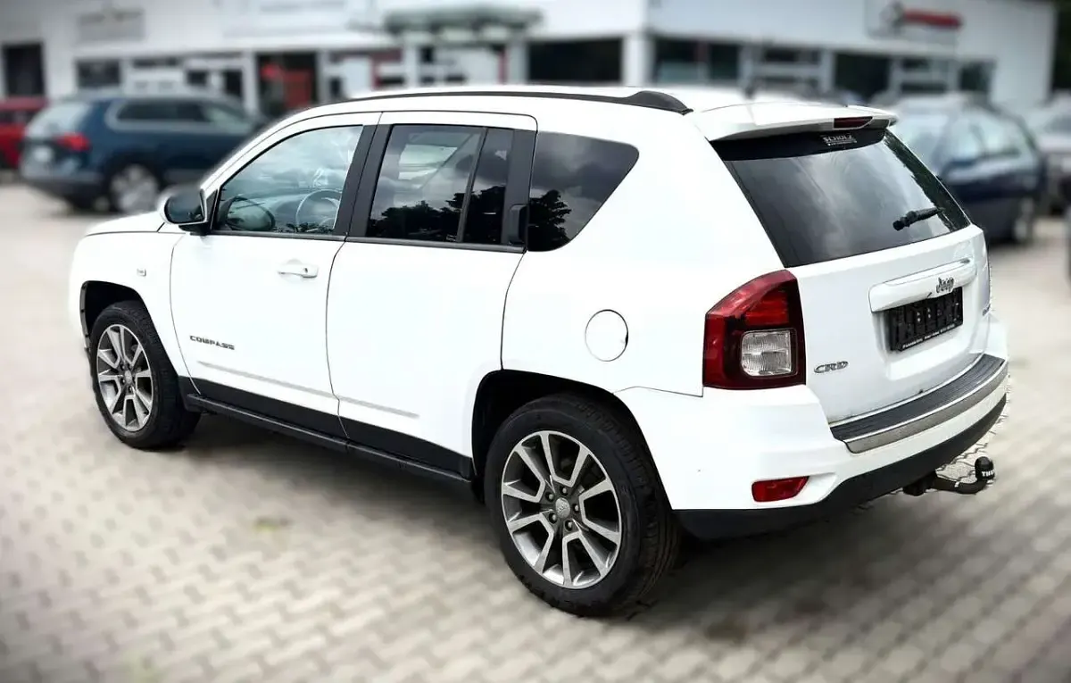 Gebraucht Jeep Compass Limited 136 PS (100 kW) 2014 Weiß SUV