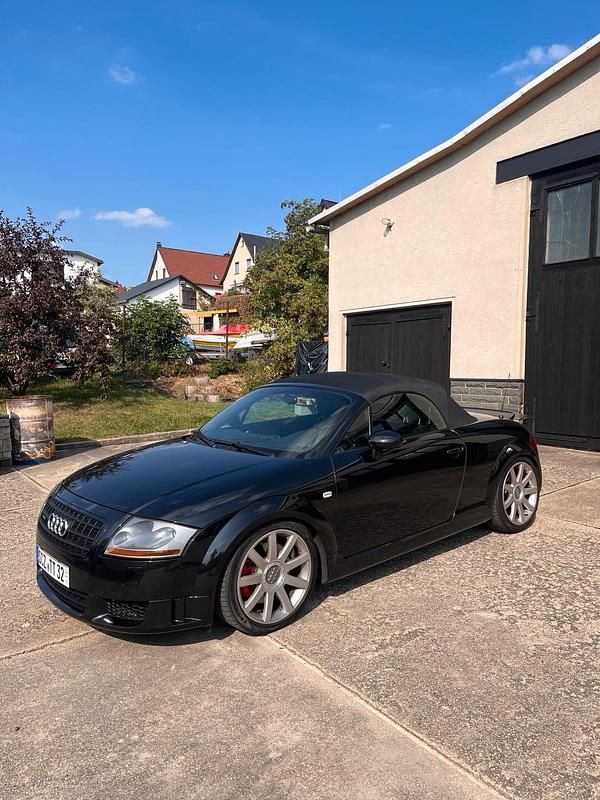 Schwarz Gebraucht 2004 Audi TT Roadster Cabrio | 9.999 € (Fairer Preis) - Bild 1/4