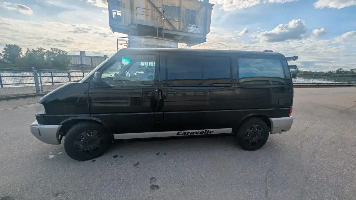 Gebraucht VW Multivan 102 PS (75 kW) 1998 Schwarz Van / Kleinbus