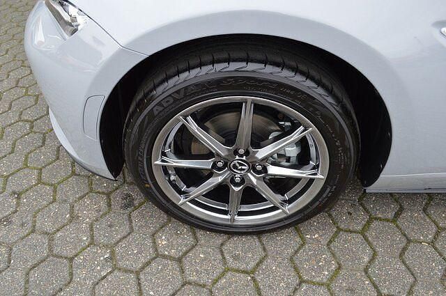 Neu Mazda MX5 Exclusive-Line 132 PS (97 kW) 2025 Grau Cabrio