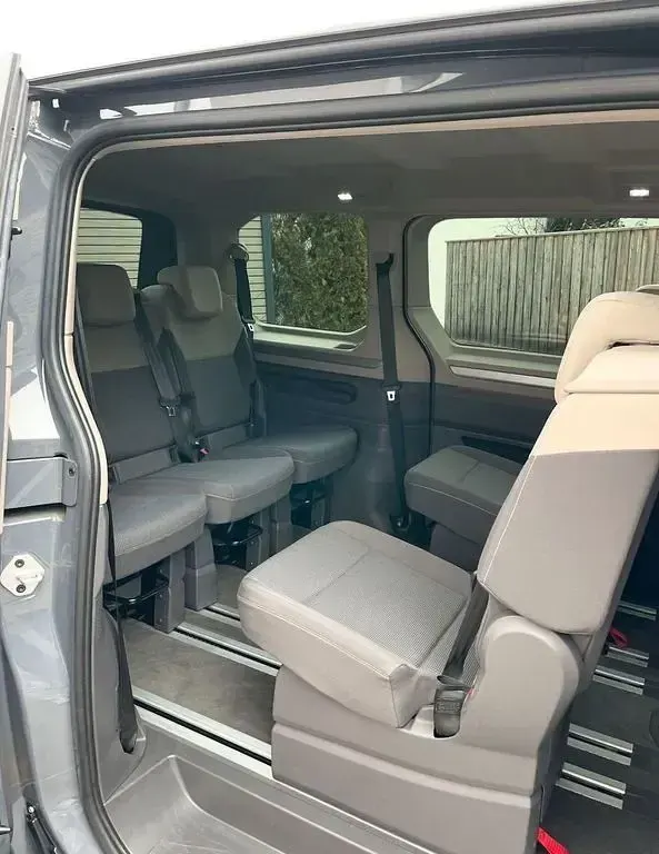Gebraucht VW Multivan Life 150 PS (110 kW) 2024 Grau Van / Kleinbus