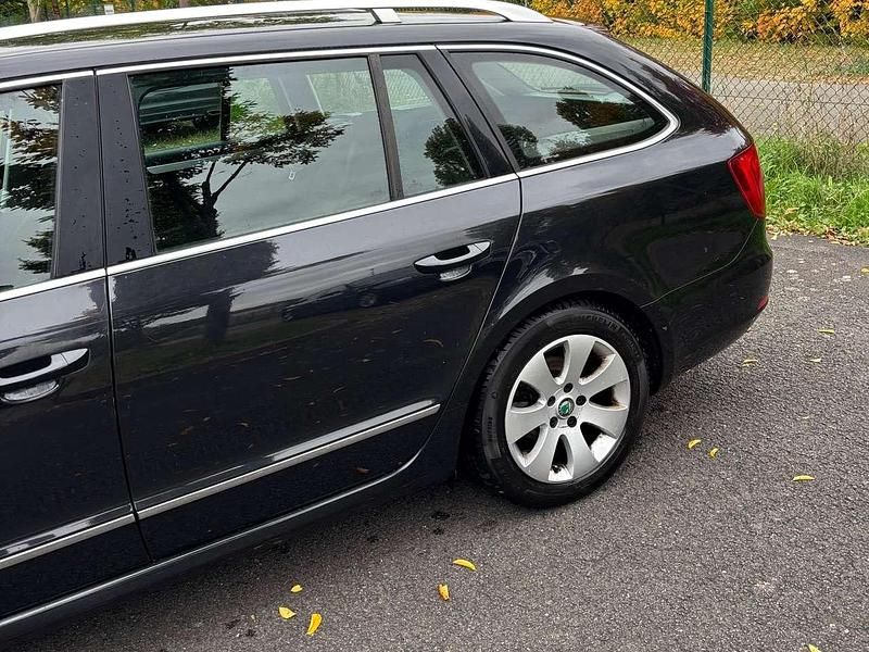 Gebraucht Skoda Superb GreenLine 105 PS (77 kW) 2013 Schwarz Kombi