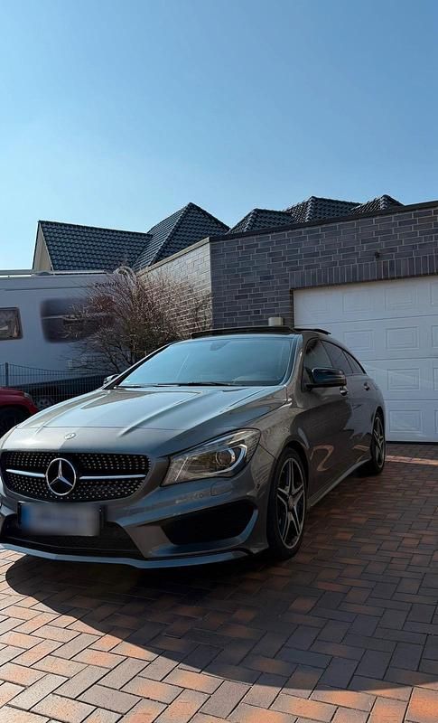 Gebraucht Mercedes CLA220 Night 177 PS (130 kW) 2016 Grau Limousine