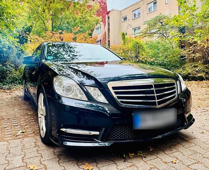 Gebraucht Mercedes E350 AMG 265 PS (194 kW) 2012 Schwarz Limousine