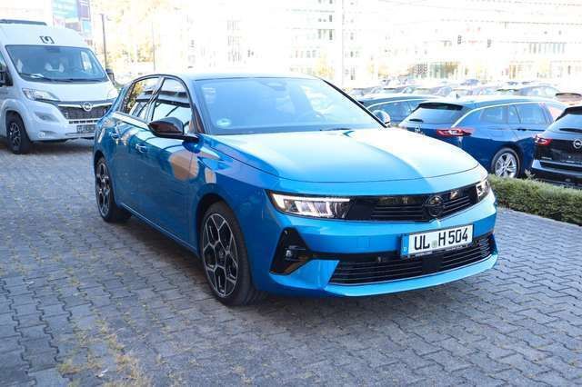 Blau Gebraucht 2023 Opel Astra GS Line Limousine | 30.990 € - Bild 1/2