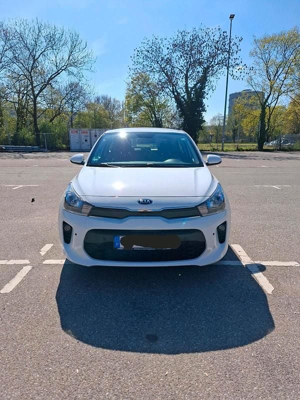 Gebraucht Kia Rio Attract 84 PS (61 kW) 2020 Weiß Limousine