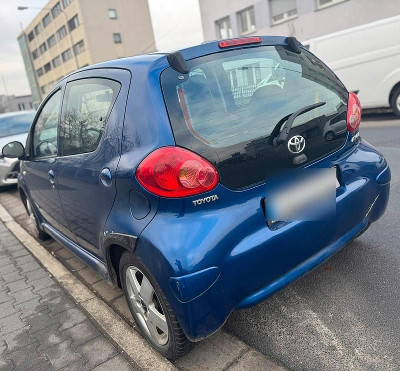 Gebraucht Toyota Aygo 68 PS (50 kW) 2007 Blau Kleinwagen