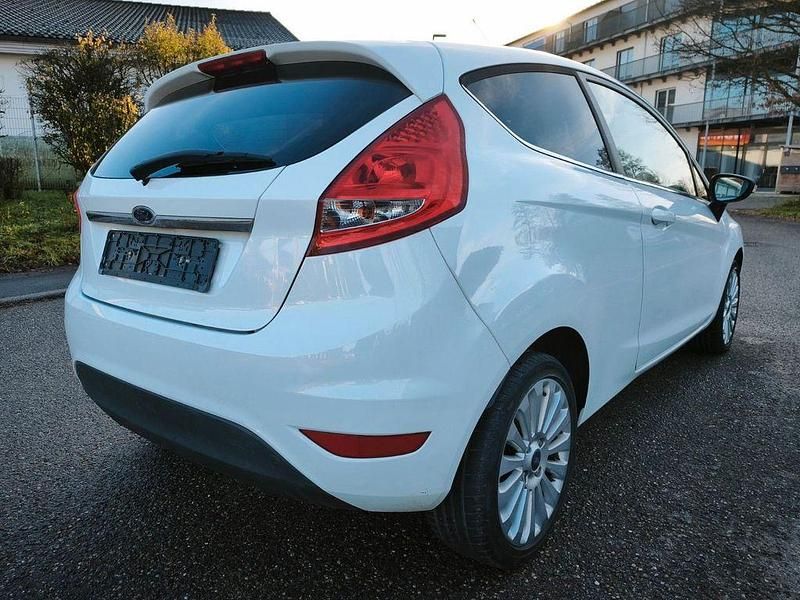 Gebraucht Ford Fiesta Titanium 120 PS (88 kW) 2009 Weiß Kleinwagen