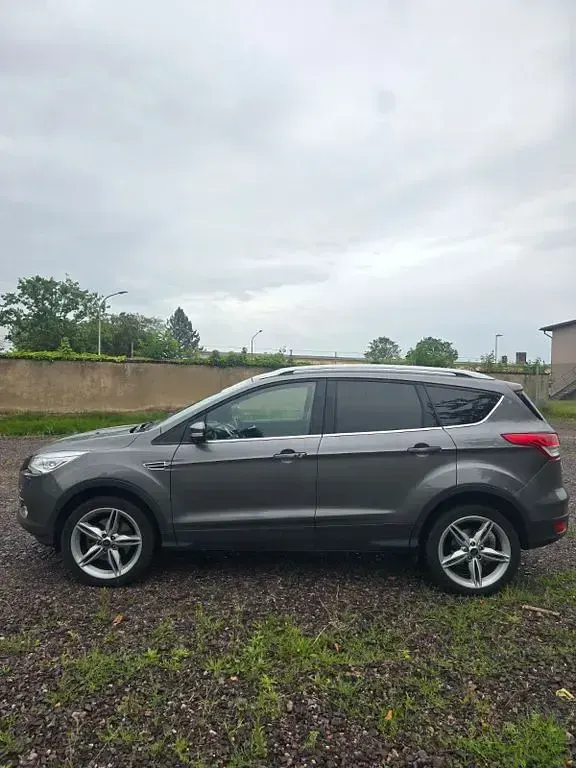 Gebraucht Ford Kuga Titanium 163 PS (119 kW) 2014 Grau SUV