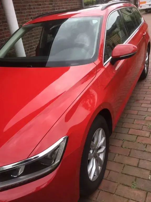 Second-hand VW Passat Comfortline 120 CP (88 kW) 2018 Roșu Break