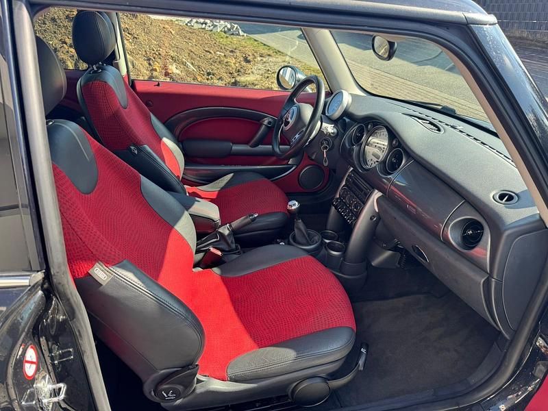 Gebraucht Mini ONE 90 PS (66 kW) 2003 Schwarz Kleinwagen