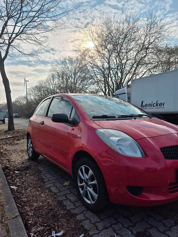 Gebraucht Toyota Yaris 69 PS (50 kW) 2006 Rot