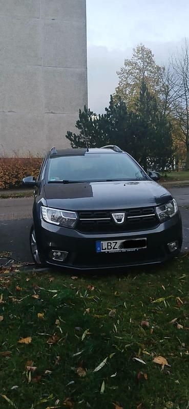 Grau Gebraucht 2017 Dacia Logan Kombi | 5.700 € (Fairer Preis) - Bild 1/4