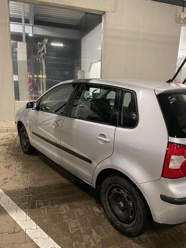 Gebraucht VW Polo 64 PS (47 kW) 2003 Silber Kleinwagen