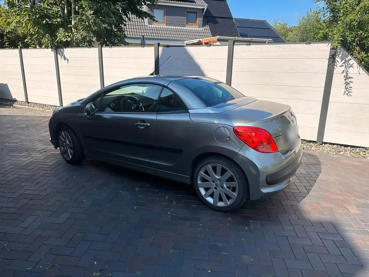 Gebraucht Peugeot 207 CC 150 PS (110 kW) 2007 Silber Cabrio