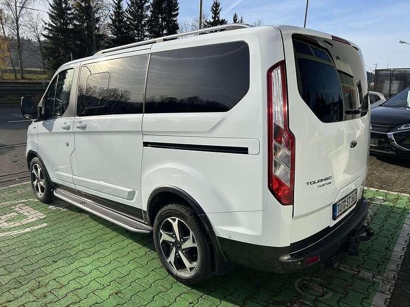 Gebraucht Ford Tourneo Active 131 PS (96 kW) 2023 Frostweiß Kombi