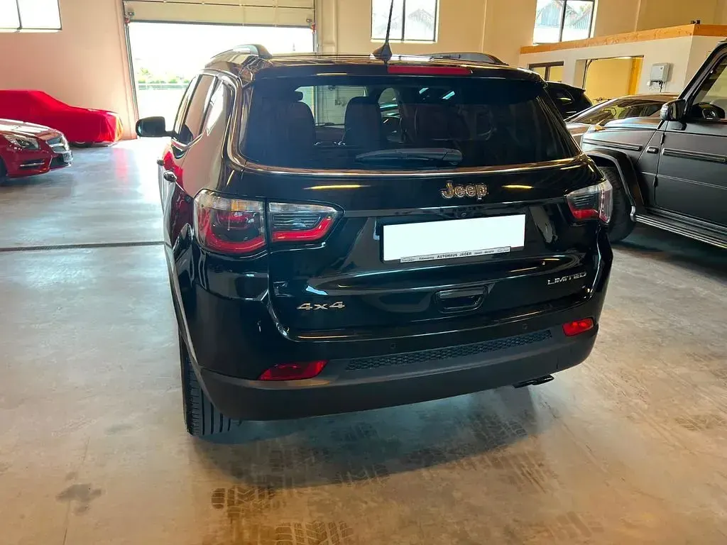 Gebraucht Jeep Compass Limited 170 PS (125 kW) 2017 Schwarz SUV